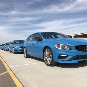 2017-volvo-s60-polestar_100596666_h.jpg